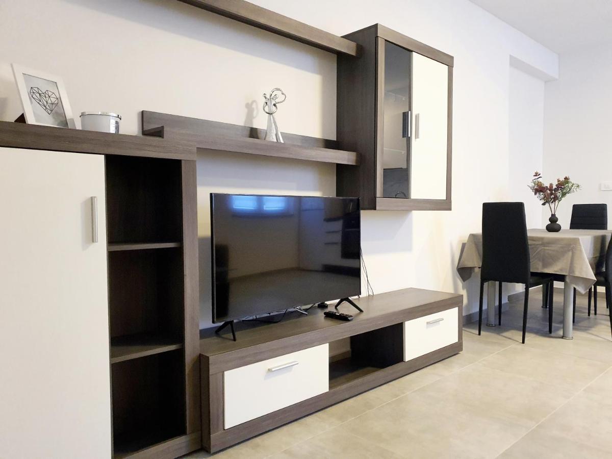 Sea Star Apartments Pjescana Uvala Eksteriør billede
