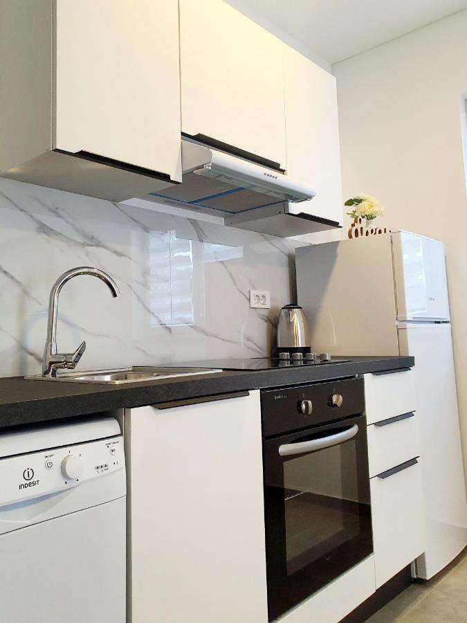 Sea Star Apartments Pjescana Uvala Eksteriør billede